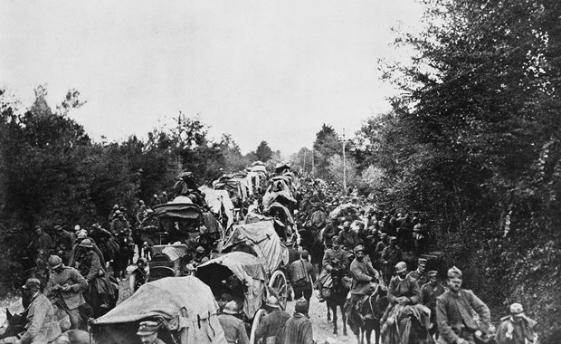 Italy declares war on Austria-Hungary 